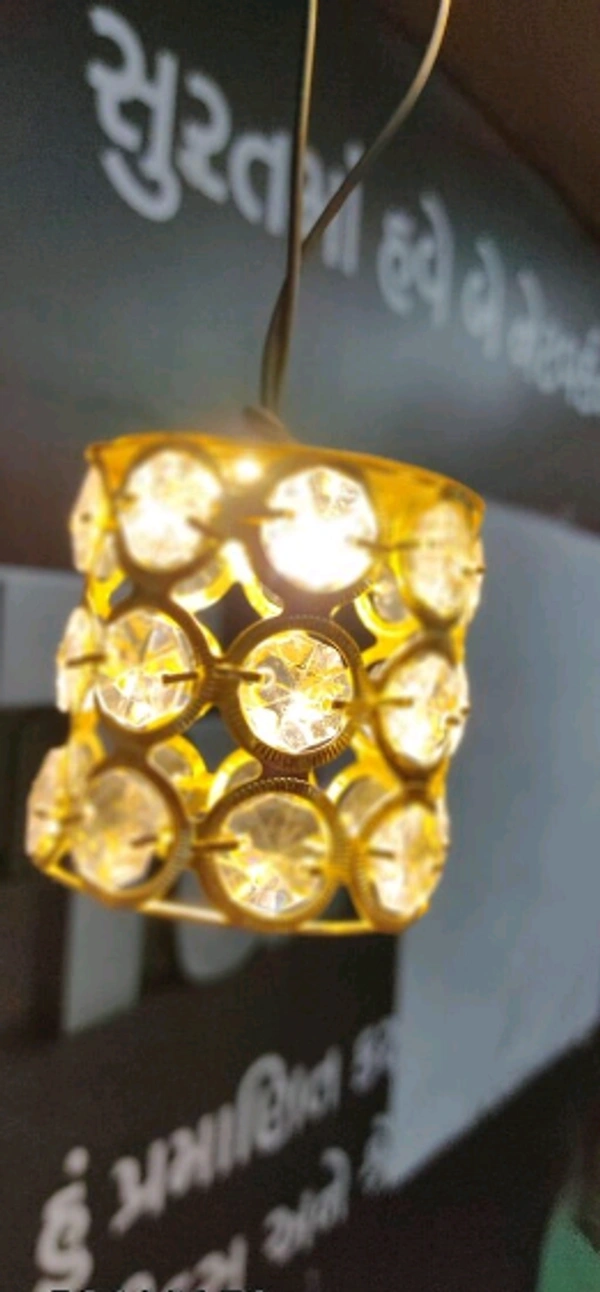 Electric Opearted Fully Assembled Gold Chandeliers & Pendant Lights - Free Size, Gold, Pendent Light, Pack of1